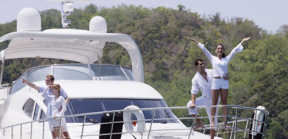 Experience the Luxury of Chicago Private Yacht Charters with Chicago Cruises